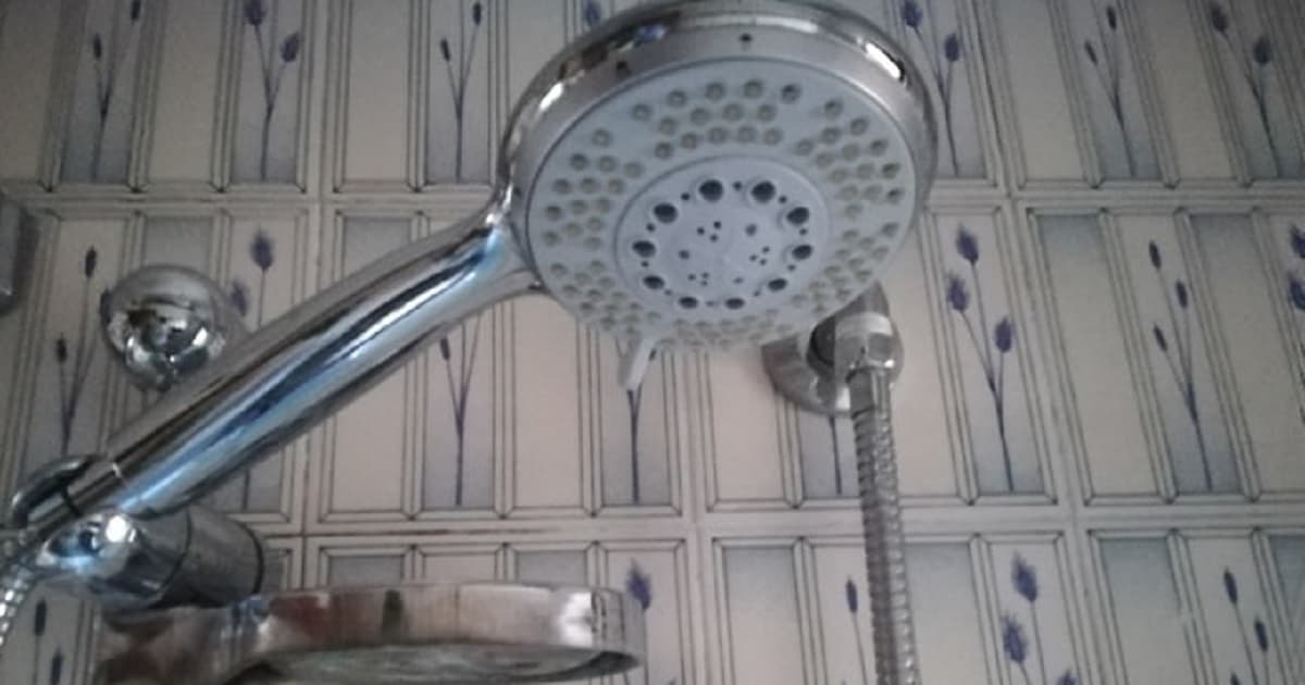 8 errori che commetti quando fai la doccia. Ecco cosa devi evitare