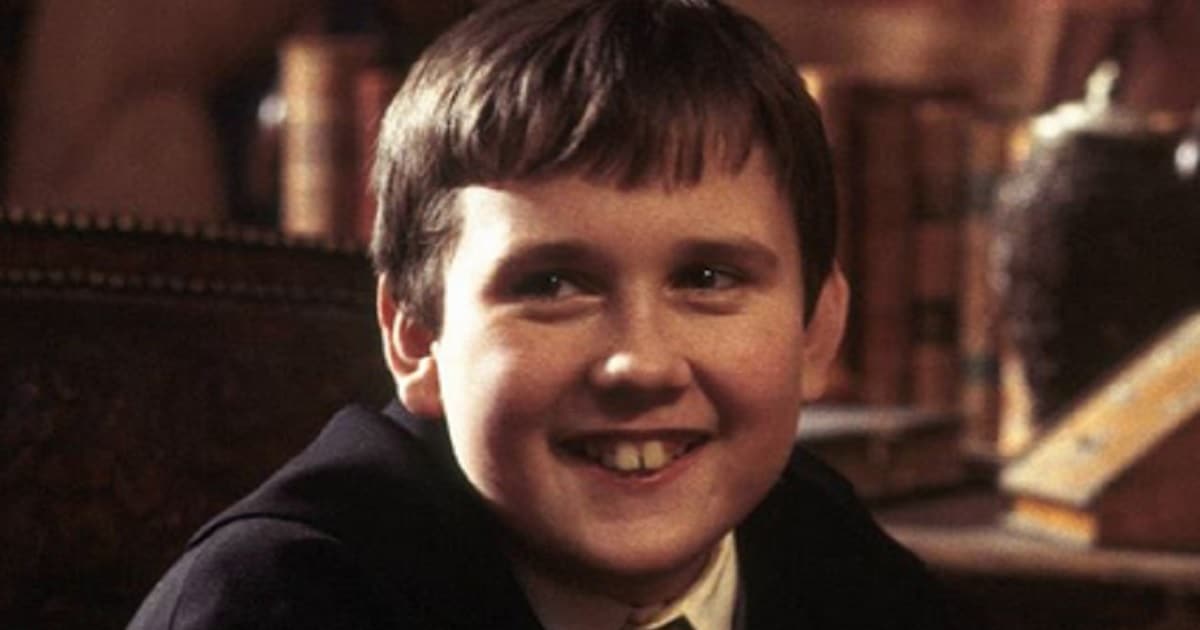 Ricordate il goffo Neville Paciock di Harry Potter? Ecco com’è cambiato!