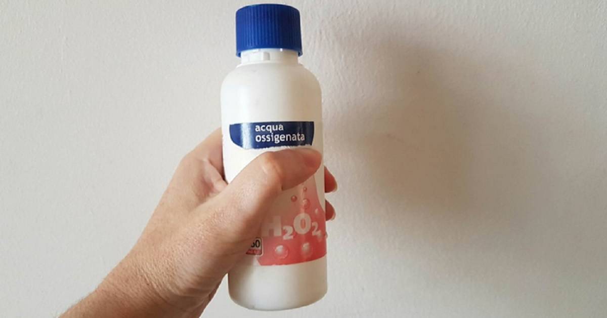 7 modi per utilizzare l’acqua ossigenata nella pulizia della vostra casa