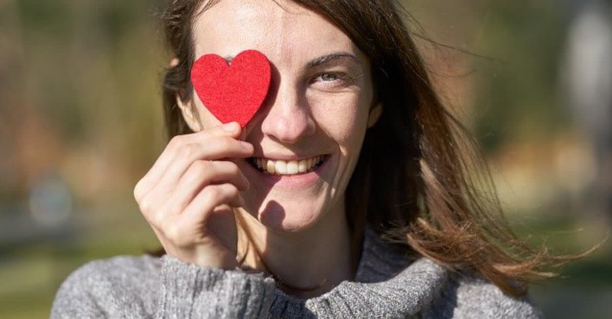 4 donne dello zodiaco che non si impegnano in una relazione, giocheranno con i tuoi sentimenti