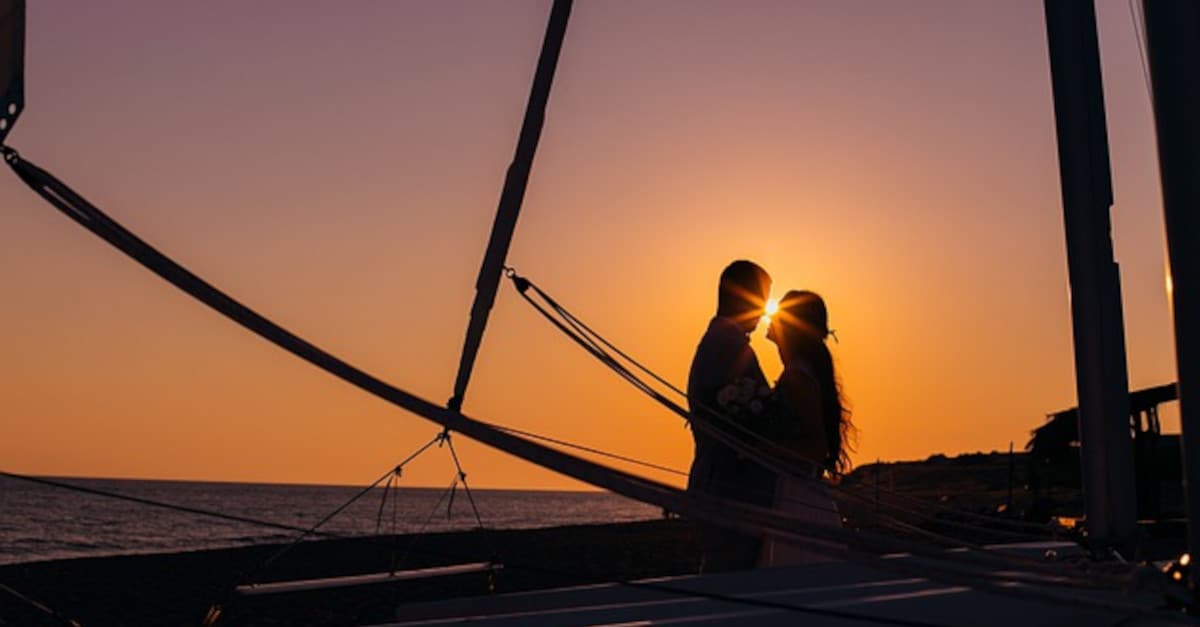 4 segni dello zodiaco che vivranno un amore proibito durante la fine di quest’anno