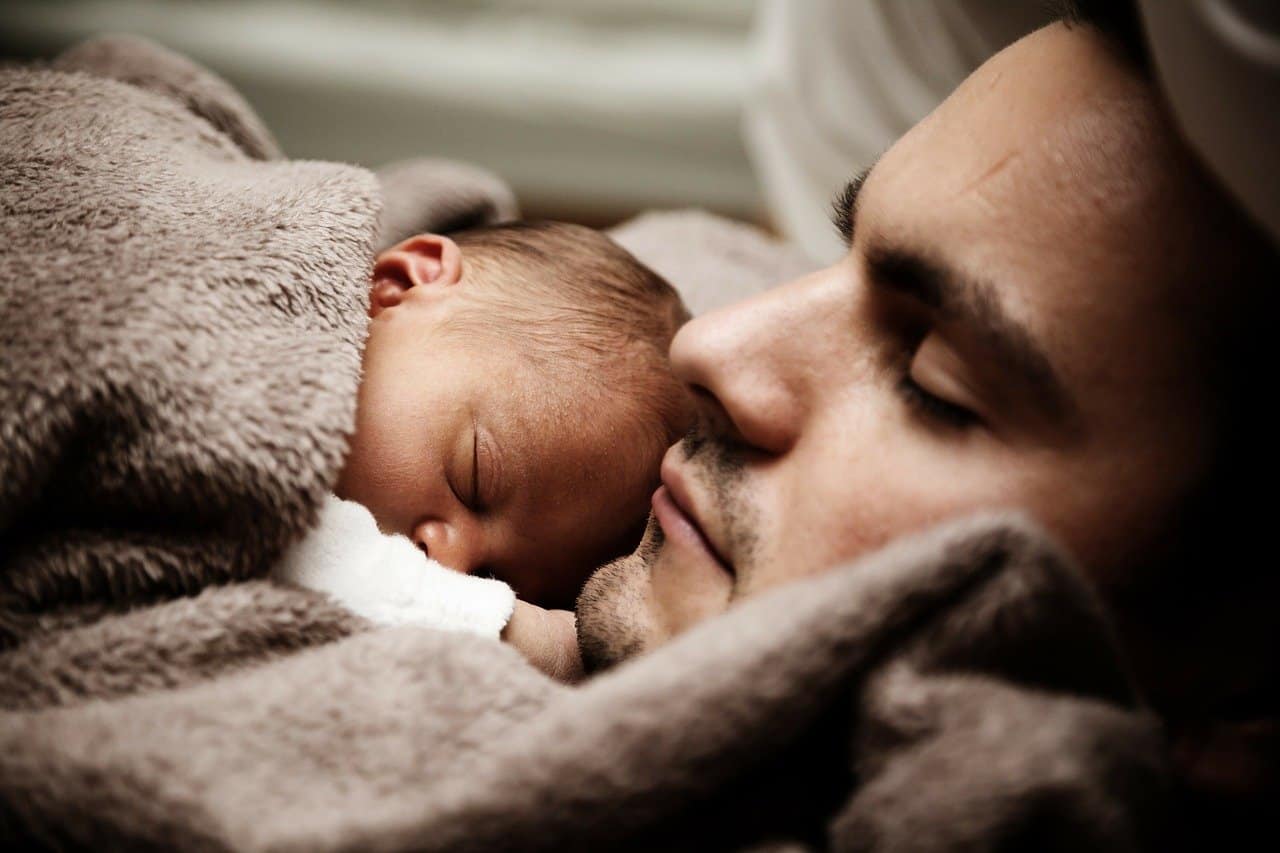 Prepara le scarpine: è molto probabile che gli uomini di questi segni zodiacali diventeranno papà nel 2021