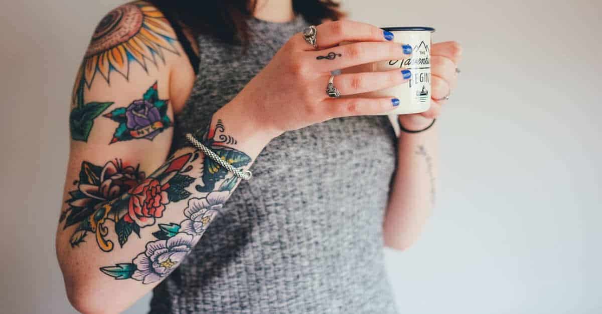 Come coprire un tatuaggio con il trucco