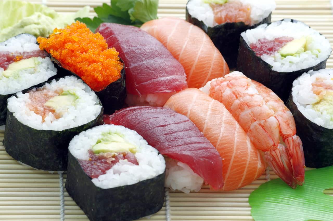 I 4 segni dello zodiaco che amano di più il sushi