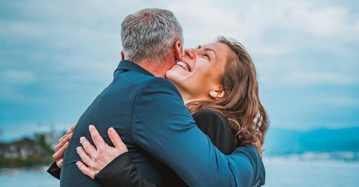 Le coppie dello zodiaco che amano ridere insieme