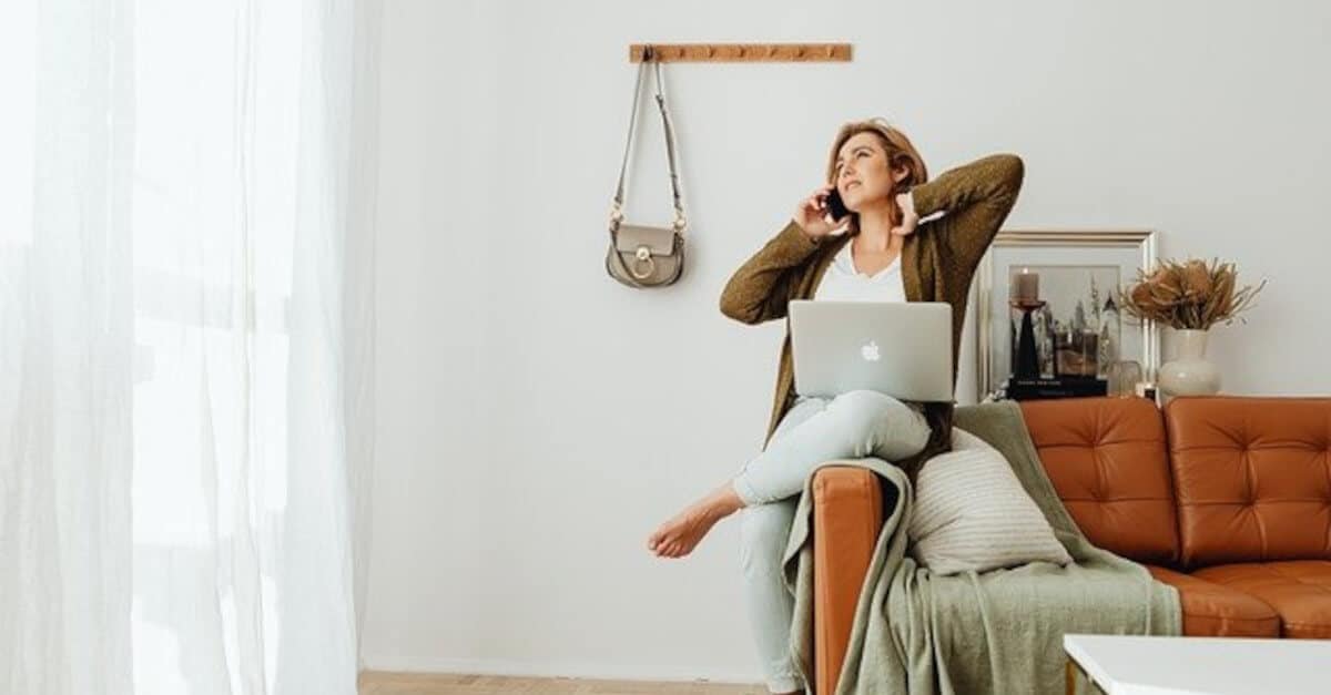 Le donne di questi segni a marzo passeranno tantissimo tempo a telefono con le amiche