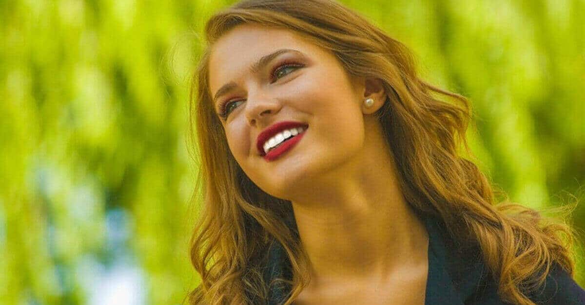 Senza troppi sforzarsi: i 3 segni zodiacali tra le donne che conquistano di più gli uomini