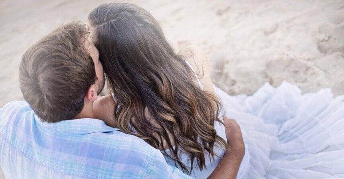 La top 5 dei segni zodiacali che impazziscono se coccolati in amore