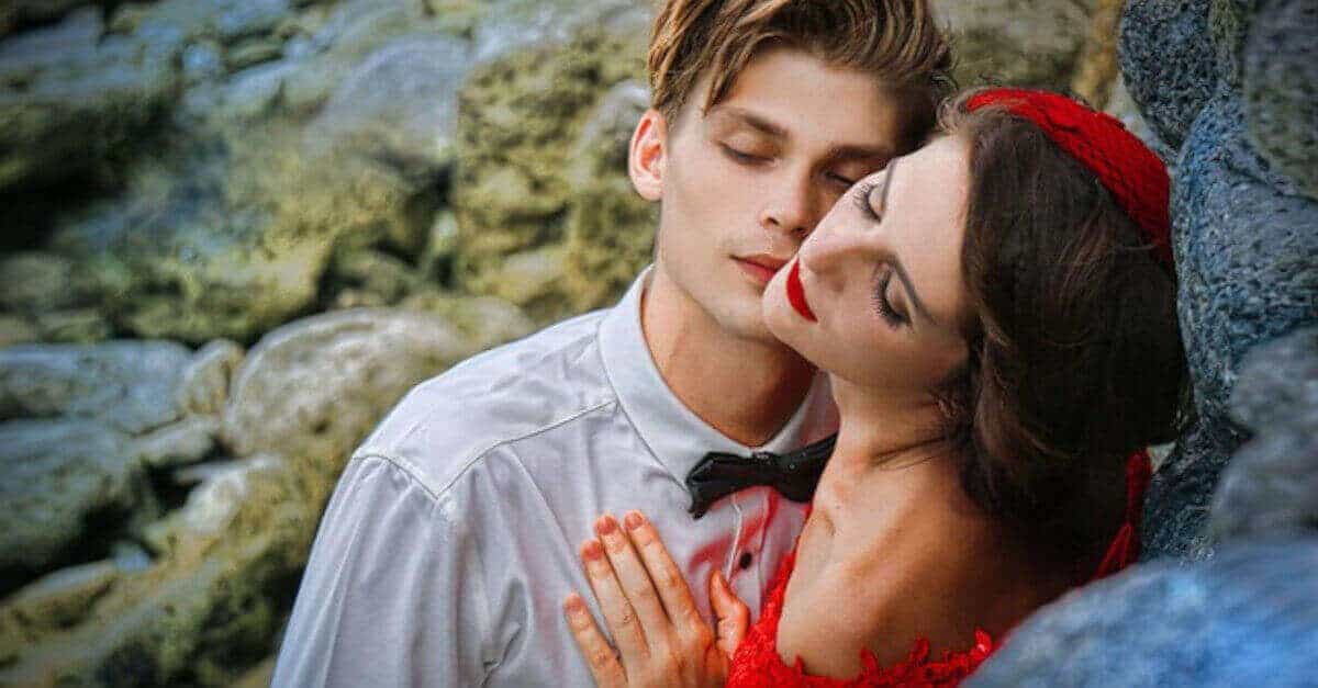 I segni zodiacali, tra le donne, che non si lasciano andare completamente in amore