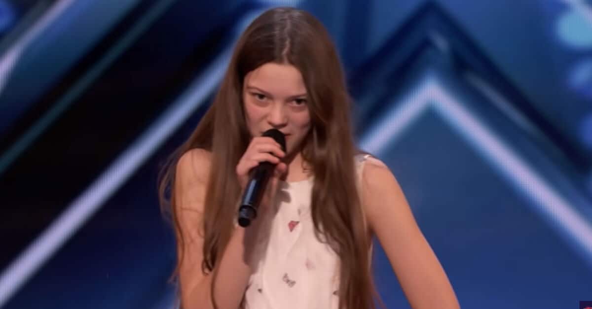 L’impressionante performance di Courtney, una ragazzina di 13 anni con una voce potente che ti sorprenderà