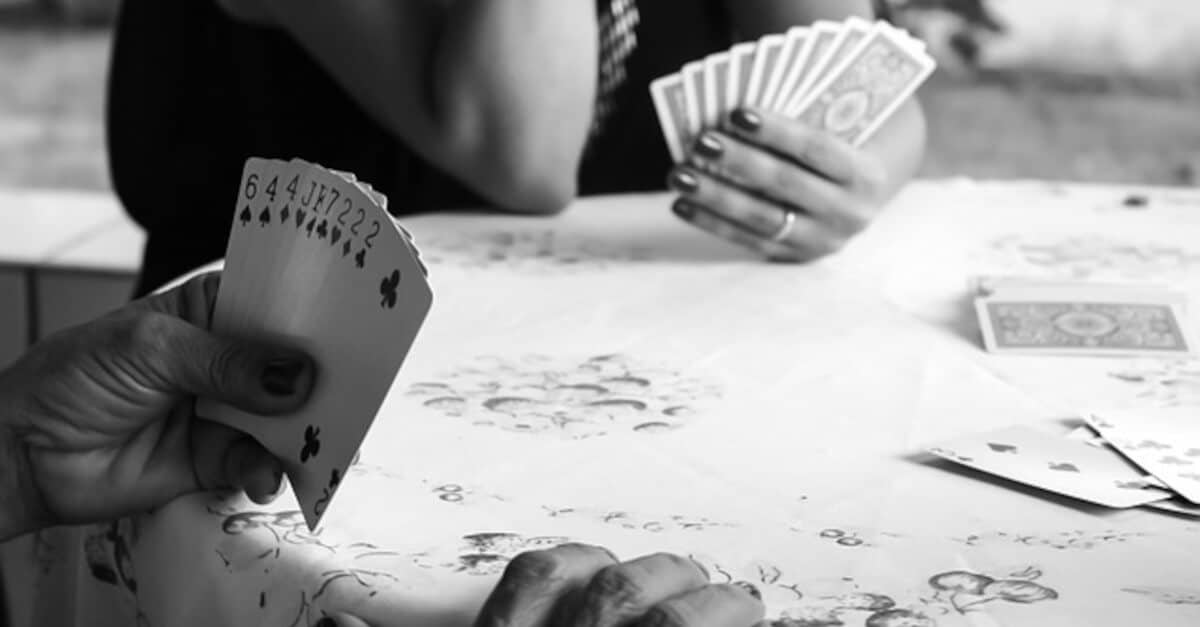4 Segni zodiacali che amano giocare a carte