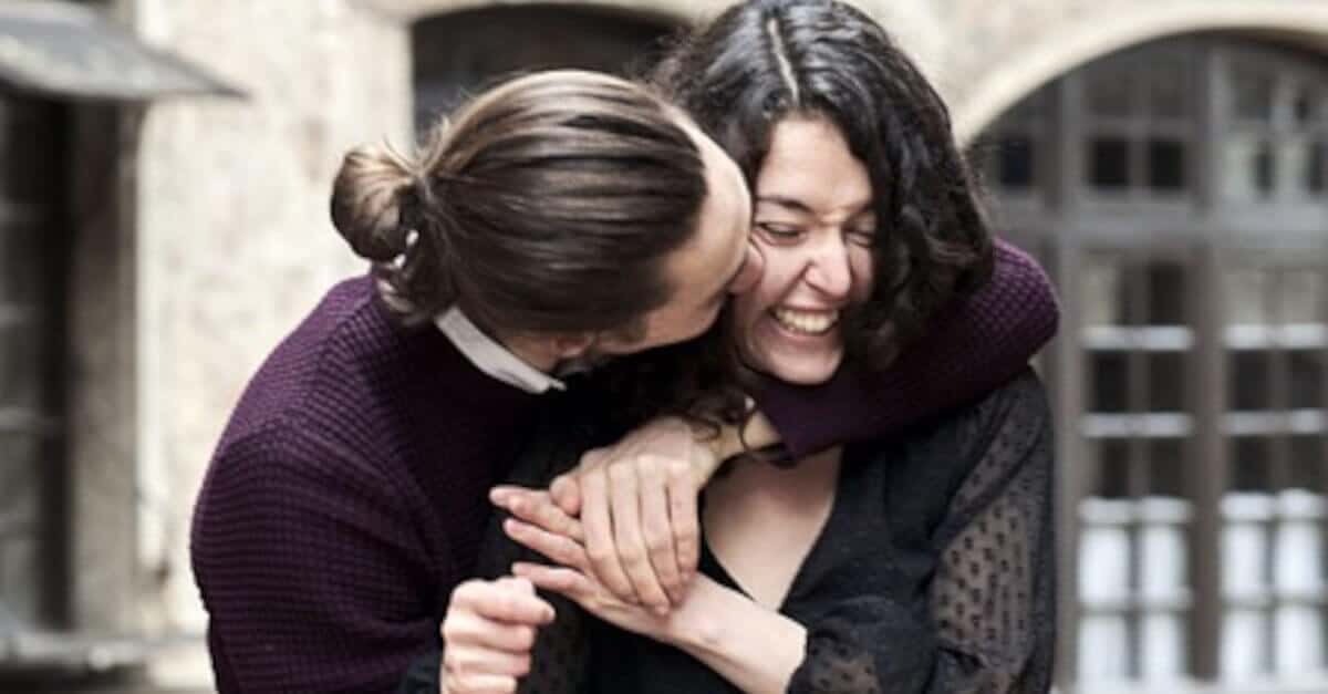 Attrazione magnetica! Le 4 coppie di segni zodiacali che si attraggono di più