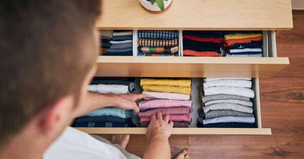 Gli uomini che amano l’ordine in casa, scopriamo i loro segni zodiacali