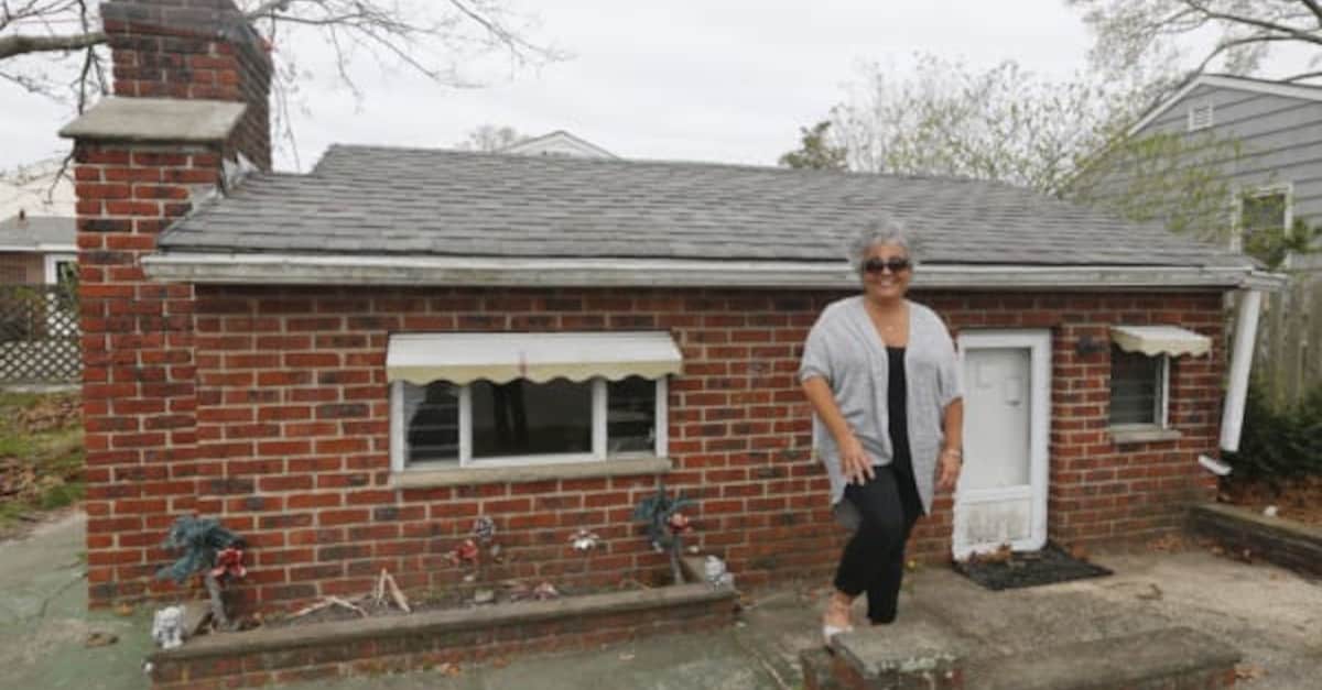 Una coppia si pente di aver comprato una “casa” all’asta