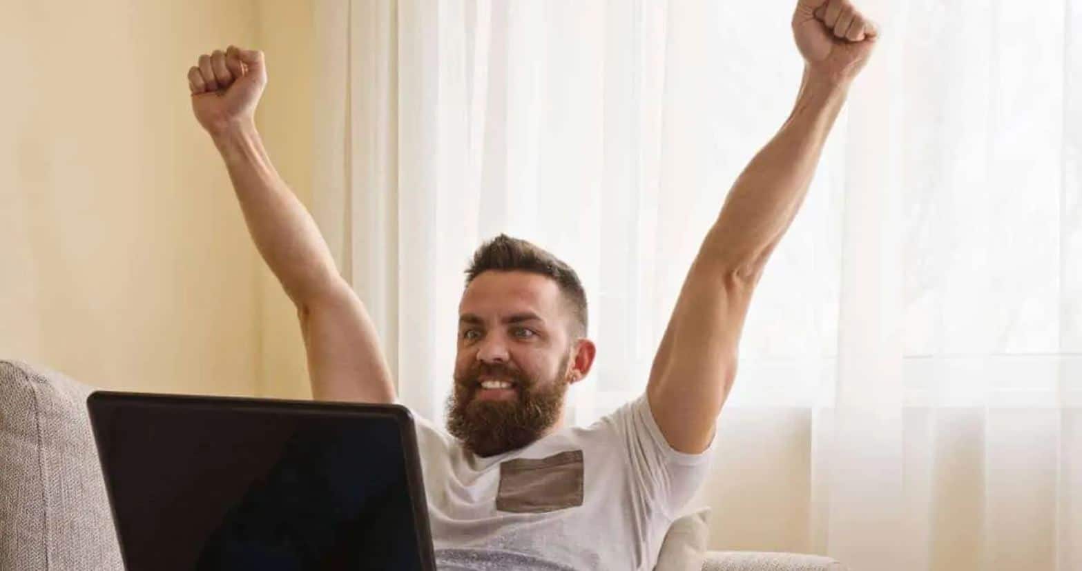 Gli uomini dello zodiaco che inizieranno un periodo felice a dicembre