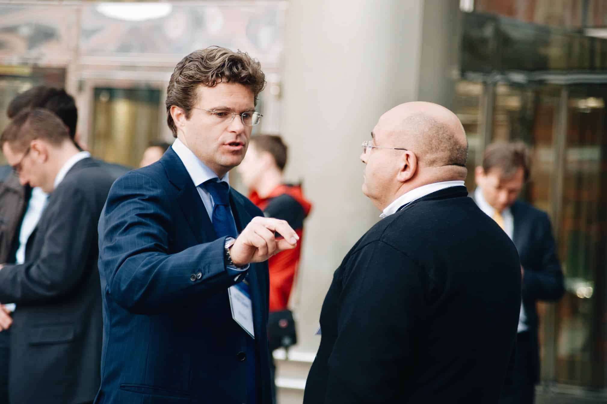 3 segni zodiacali che mentono guardando negli occhi. Non sanno cosa sia la lealtà!