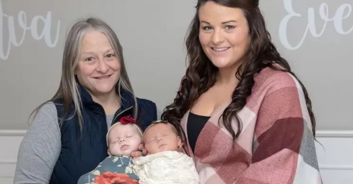 La mamma di 53 anni e la figlia di 31 anni danno alla luce delle sorelle biologiche a distanza di settimane