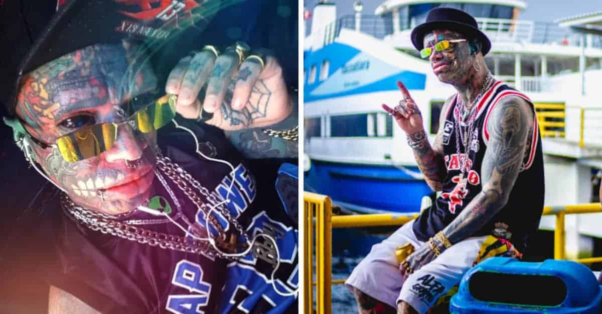 L’uomo ha più di 1.500 tatuaggi che occupano il 98% del suo corpo. Ha persino gli occhi tatuati.