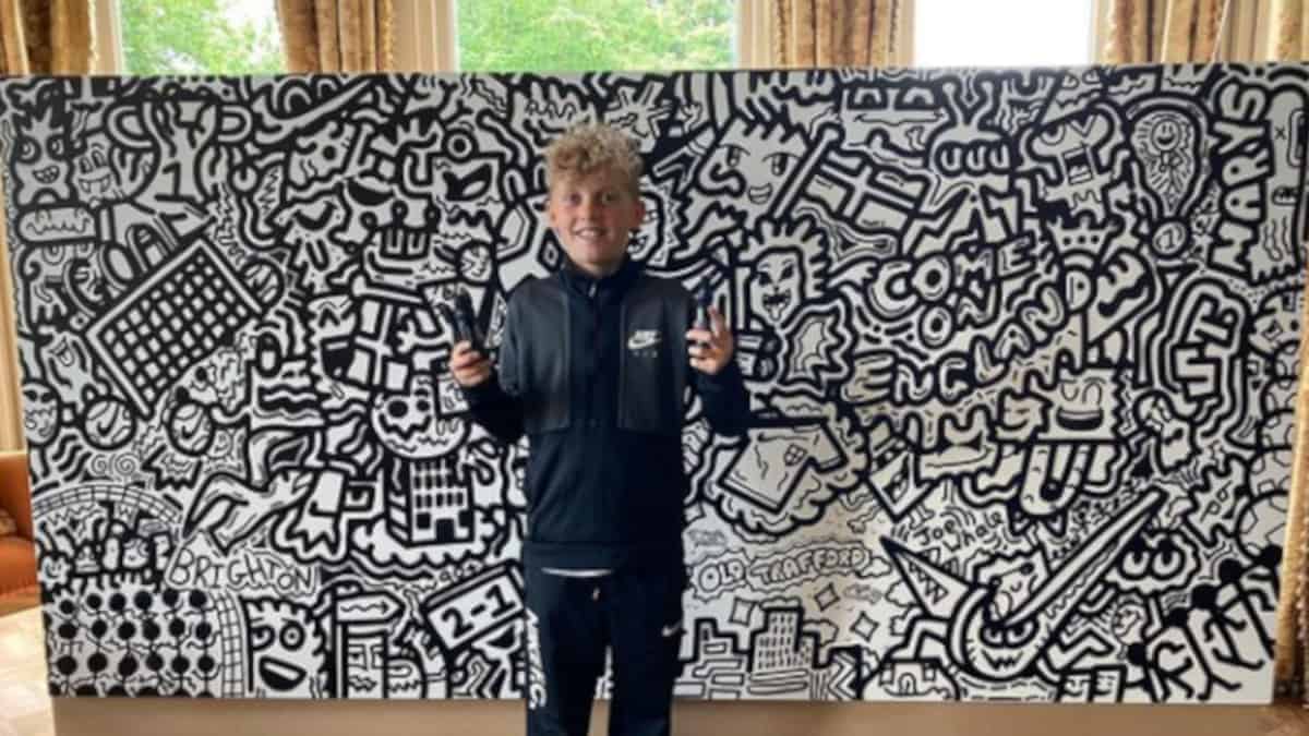 Il ragazzo che è stato rimproverato per aver disegnato sui quaderni e diventa un illustratore di successo
