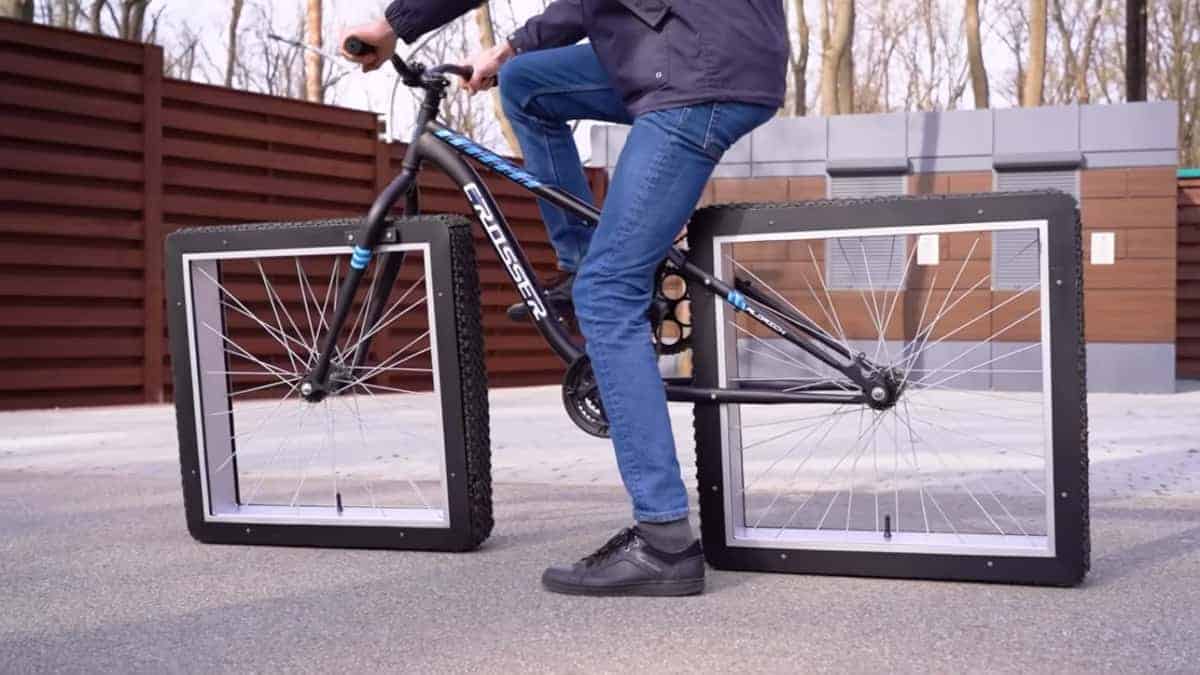 Questa bici ha ruote quadrate e funziona meglio di quanto pensi