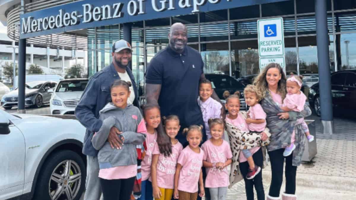 Un gesto straordinario: Shaquille O’Neal dona una macchina nuovissima a una famiglia numerosa di 11 componenti