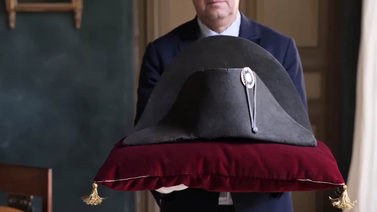 All’asta un cappello storico di Napoleone: aggiudicato per una somma straordinaria