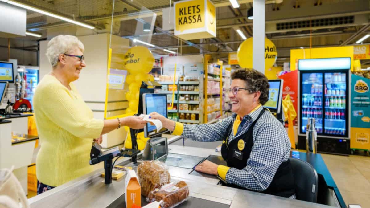 Olanda: I supermercati introducono “Casse lente” per favorire la conversazione tra I clienti