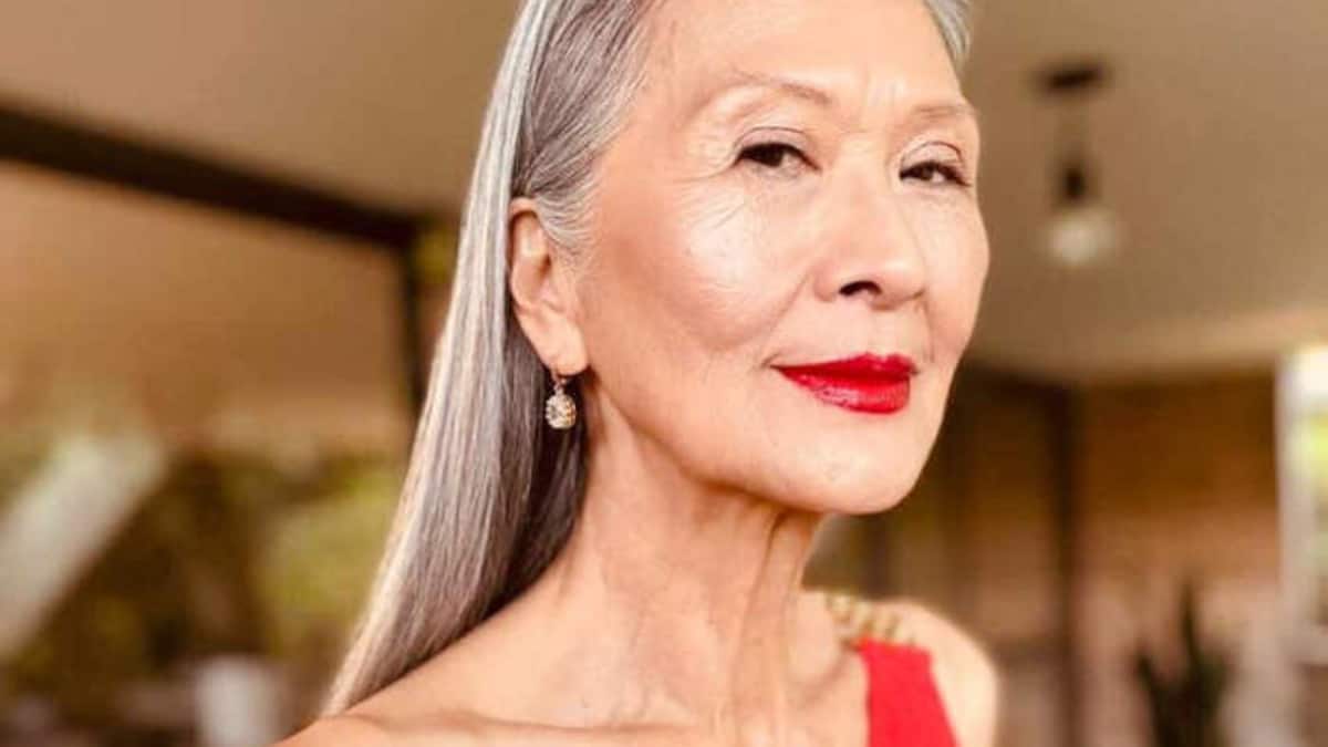 Rosa Saito, la modella over 70 sfida di steriotipi dell'età