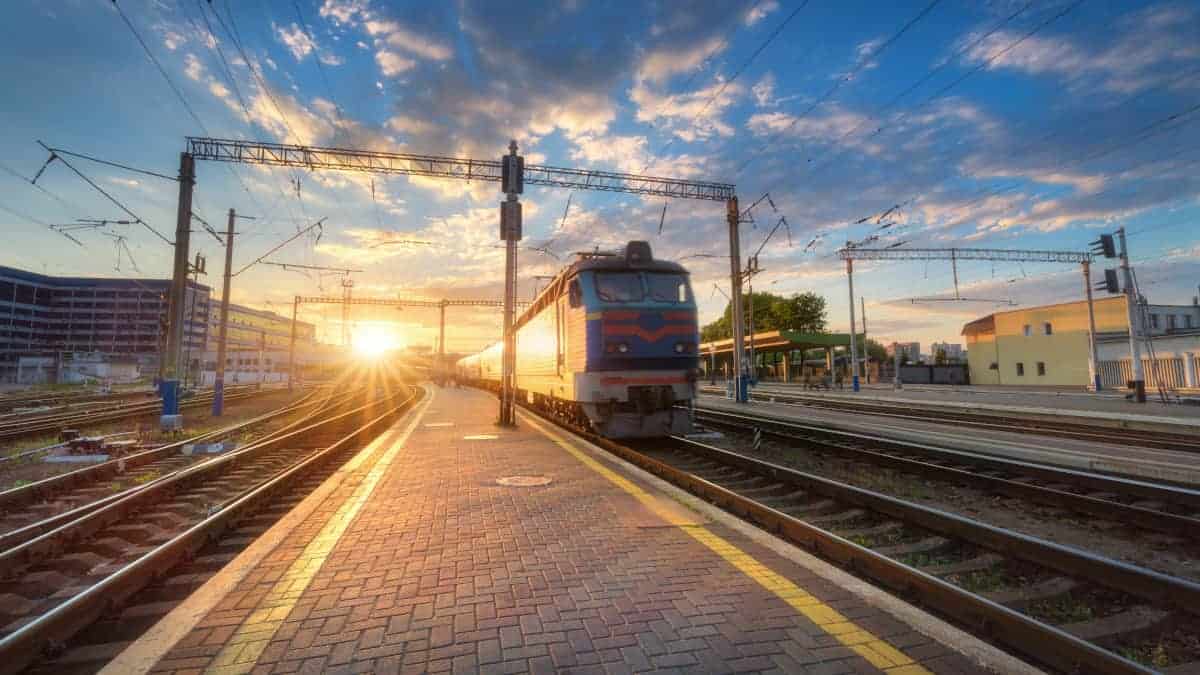 Multato per aver ceduto il suo posto sul treno