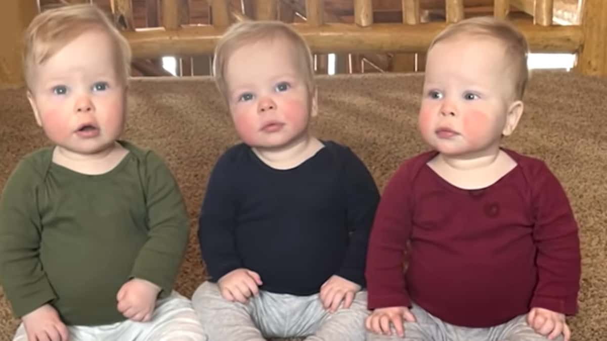 Una zia spiega il suo trucchetto per non confondere i tre nipoti gemelli